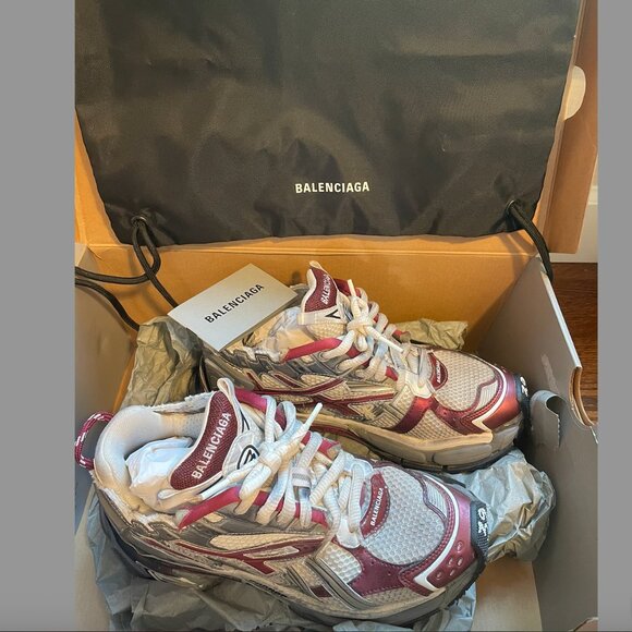 Balenciaga Runner Sneaker Burgundy and White Size:39 - Picture 7 of 15